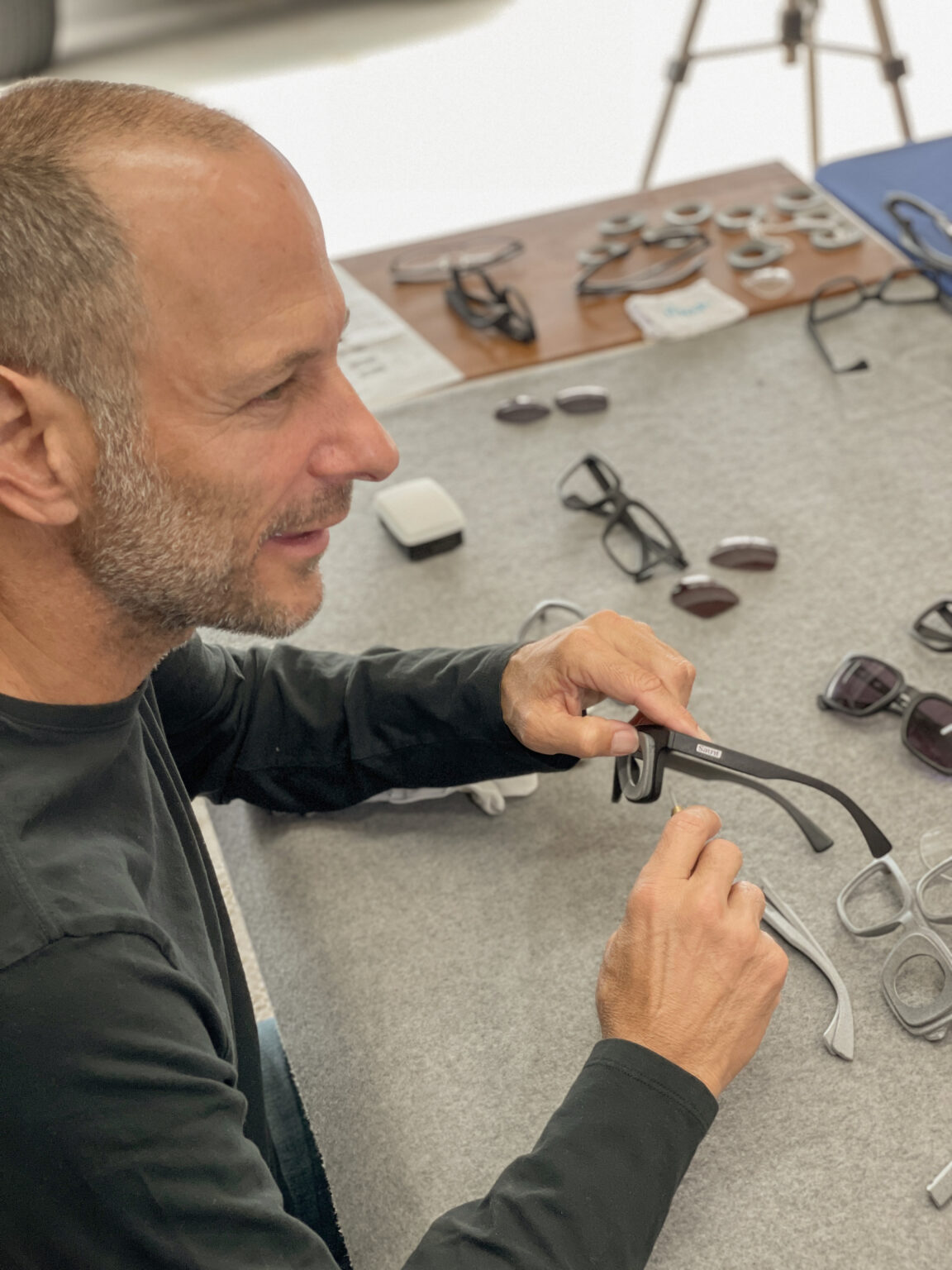 Tom assembling a Saunt frame